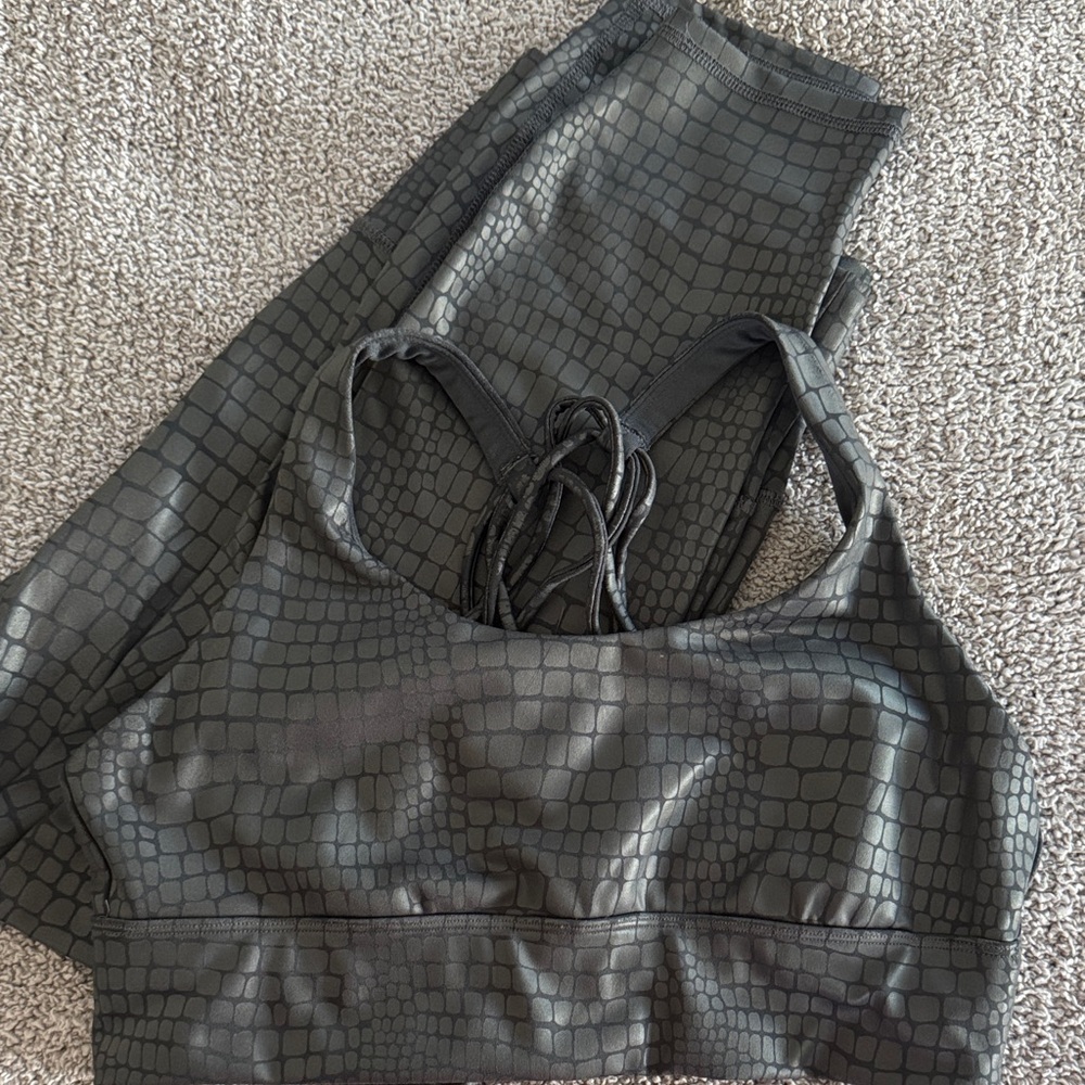 Black Crocodile Print Sports Bra and Leggings Set